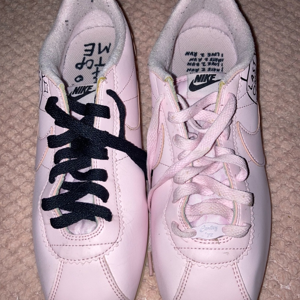 Nike women’s Classic Cortez Nathan Bell “Pink Foam” collabs~size 10